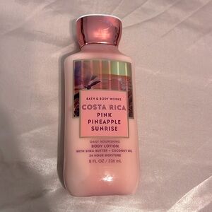 Bath and bodyworks lotion.